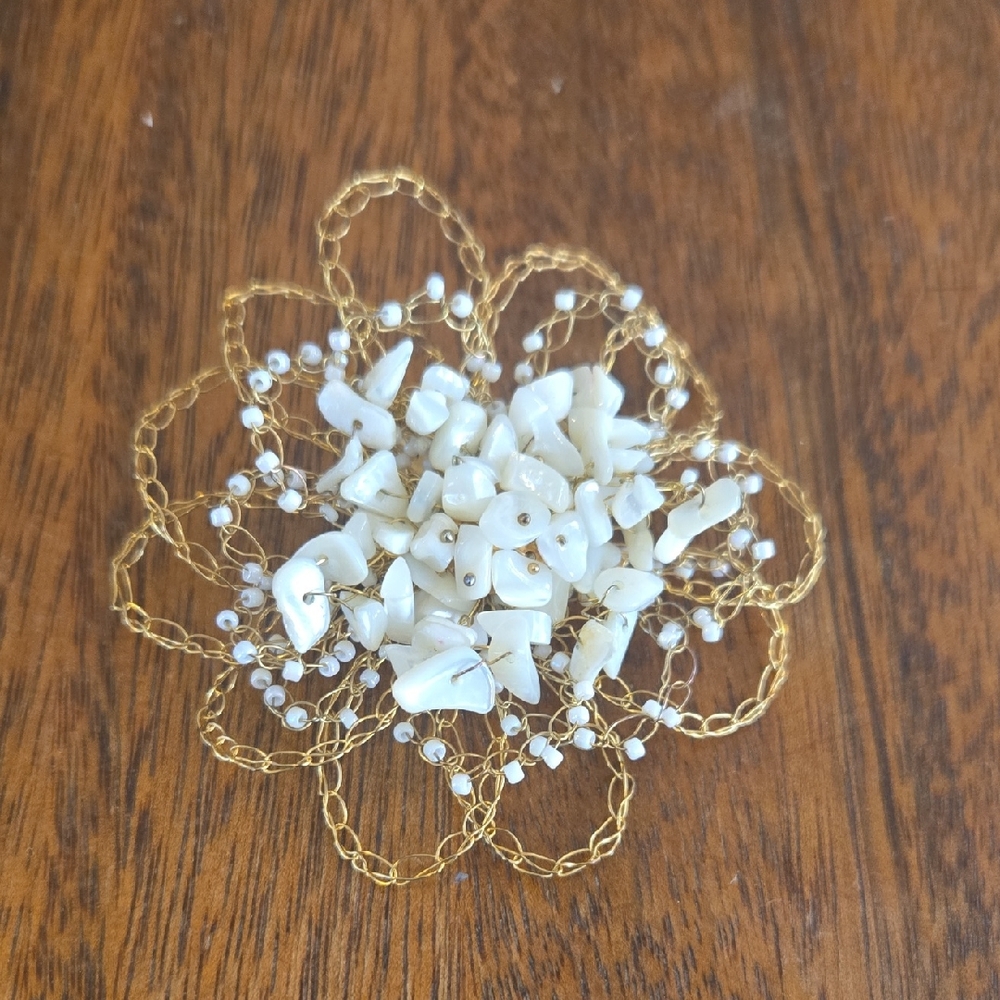 Vintage Gold Tone Flower Brooch